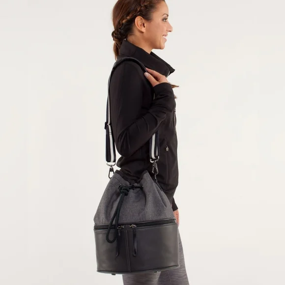 Lululemon Method Bag - Picture 2 of 8